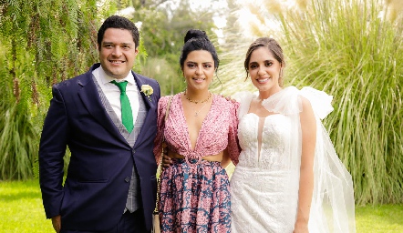  Raymundo Blanco, Daniela de los Santos y Sofía Ascanio.
