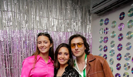 Cristina, Vale y Luis Nava.