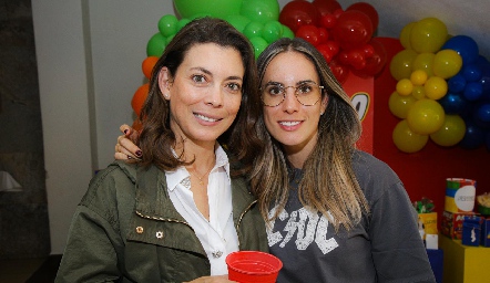  Beatriz Hernández y Mónica Rodríguez.