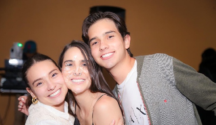  Daniela González, Bárbara González y Diego González.