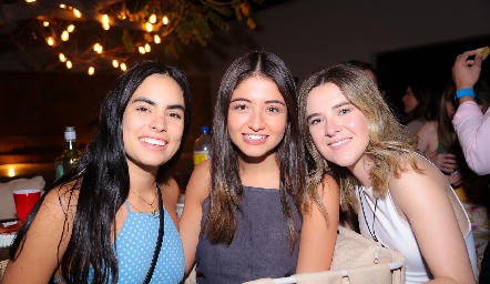 Ximena, Sofía y Mariana.