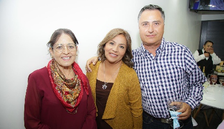  Beatriz Flores, Zaira Cervantes y José Cabral.
