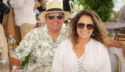  Juan Reyes y Patricia Lara.