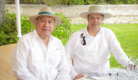  Marco Gus y Arnoldo González.