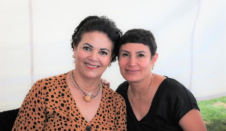  Mónica Gordoa y Paulina Zavala.