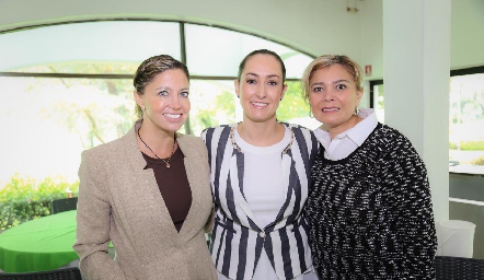  Marilú Paredes, Adriana Dibildox y Lizet Lara.