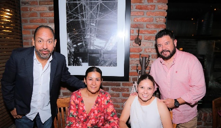  Alfonso Sánchez, karina Fernández, Alondra Bravo y Mario Díaz.
