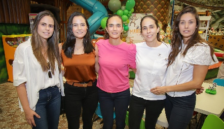  Mariana Velasco, Mariana meade, Mariana Vivanco, Sofía Estrada y Ale Díaz Infante.