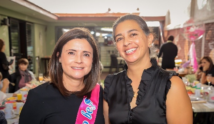  Paola Félix y Laura García.