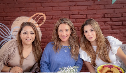  María Elena, Alejandra e Imelda.