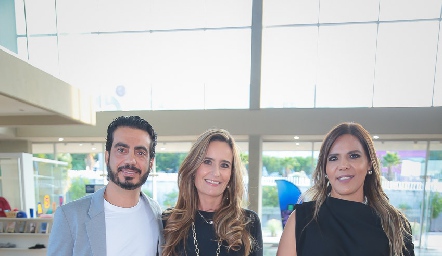  Pedro Garay, Cynthia Valle Meade y Adriana Áreas.