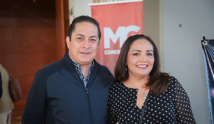  Marco Espinoza y Laura Faz.