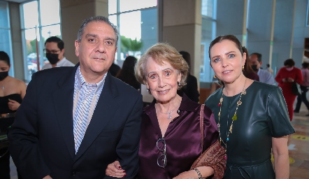  Rigoberto Valadez, Silvia Licea y Beatriz Mena.