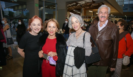  Mercedes Trigueros, Guadalupe de la Riva, Ilon Carrestovich y Roberto.