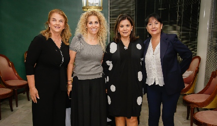  Luz María Márquez, Martha Elena Ruiz y Tita Ruiz.