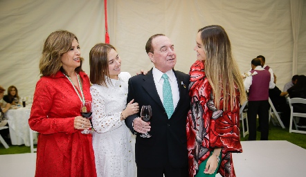  Koki Medina, Margot, Abelardo y María Uría.
