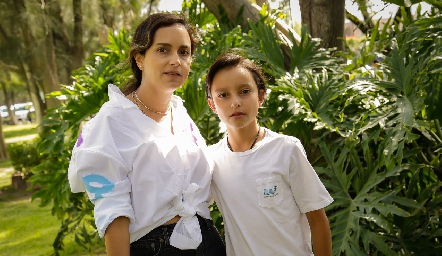  Patricia Estrada y Pato.
