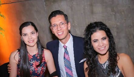  Alejandra Wong, Diego Armando Martínez e Isabel Flores.
