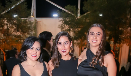  Fernanda Valle, Alejandra Valle y María Emilia Sánchez.