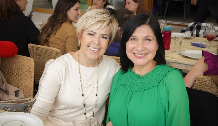  Tita Covarrubias y Mercedes Díaz.