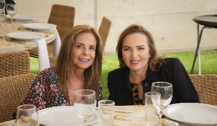  Elena Gaviño y Teté Castro.