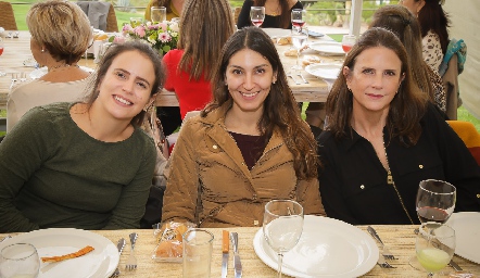  Mayte Autrique, Liz Martínez y Carmen Echeveste.