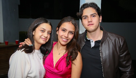  Camila, Bárbara Nava y Emilio.