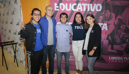  Luis Fernando Gallegos, Samuel Olivares, Daniel Martínez, Joana Lucio y Paulina Pozos, todos embajadores del Tec de Monterrey.