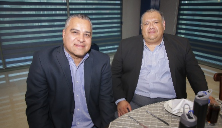  Rafael Tristán, del Instituto de Emprendimiento y Javier Moctezuma, Director de la Escuela Ingeniería en Tec de Monterrey.