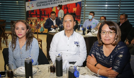  Elia Pérez, Ricardo Medrano, CBTIS 121 y Noelia Trejo, COBACH 28.