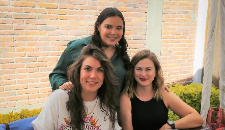  Lola Hermosillo, Marce Puga y Mariana Solís.