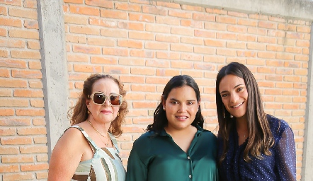  Maricarmen López, Marce Puga y Ana Martha Martínez.