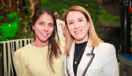  María José Torrescano y Carla Puente.