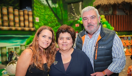  Ana Alvarado, Claudia Robles y Federico Mendizábal.