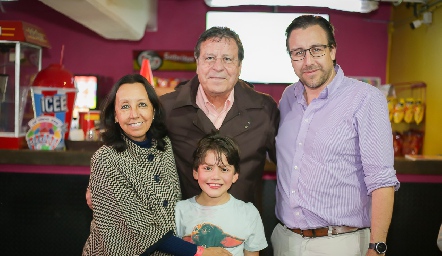 Angelina, Humberto, David y David García.