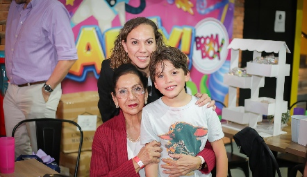  Marcela Guevara, Nena Torres Corzo y David.