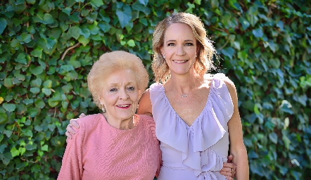  Carmen Pous con su hija Bea Bárcena.