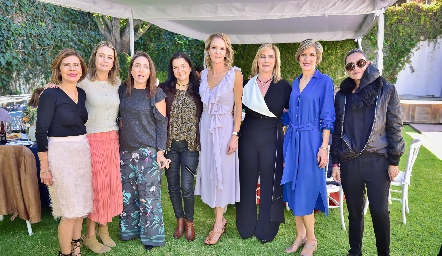  Las Bárcena, Mercedes, Gabriela, María José, Ana Tere, Bea, Maru, Cecilia y María Clara.