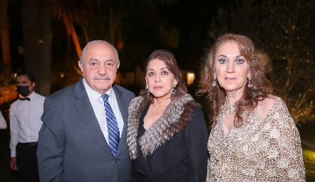  Juan Sarquis, Irene Rangel y Juli Abud.