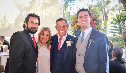  Efraín Vázquez, Natalia González, Roberto y Eduardo García.