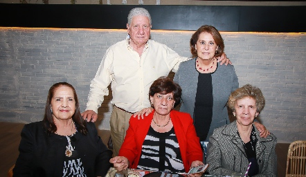  Jorge Alcalde, Graciela Milán de Alcalde, Josefina Alcalde, Silvia Alcalde y Lucia Alcalde.