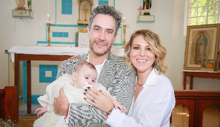  Andrés Ibáñez y Ana de la Fuente con su hija Alana.