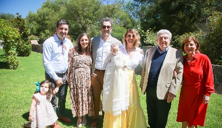  Polo Gómez con Lorenza Gómez, Sofía de la Fuente, Andrés Ibáñez, Ana de la Fuente con Alana, Pedro y Maribel.
