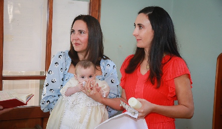  Ana Ibáñez y Regina Ibáñez con Alana.