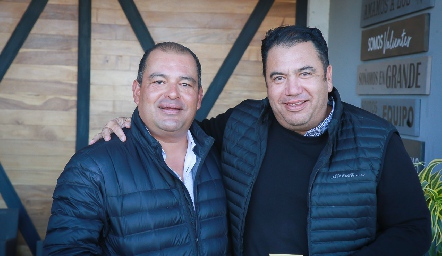  Oscar González y Roberto Silva.