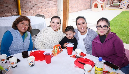  Rosa María Fabián, Elizabeth Morales, Diego, Fernanda Nava y Sara Galicia.
