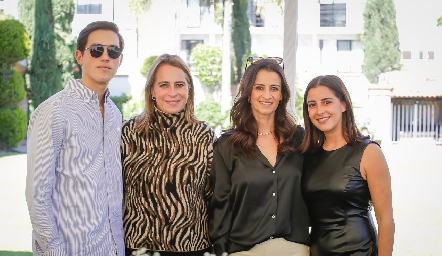 Marcelo Rodríguez, Meritchell Galarza, Mónica Galarza y Lorea Gómez.