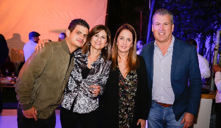  Oscar Cabrera, Lucía Escobedo, Montse Fonte y Alfonso Anaya.