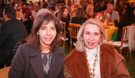  Bertha Delgado y Luz Elena Mézquida.