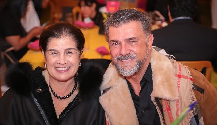  Claudia y Tenoch González.